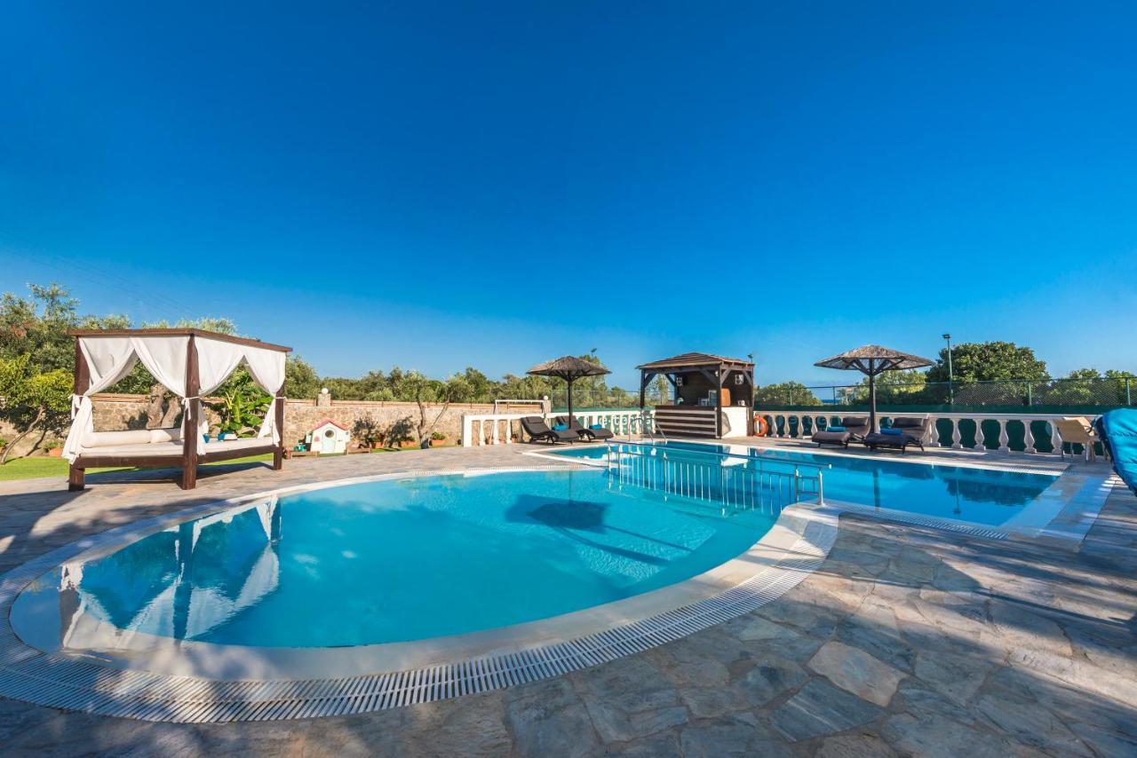 Villa Maxim With Private Pool & Tennis Court CChalikounas Buitenkant foto