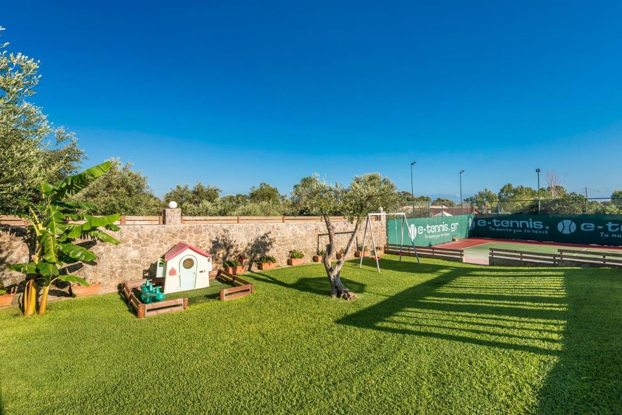 Villa Maxim With Private Pool & Tennis Court CChalikounas Buitenkant foto
