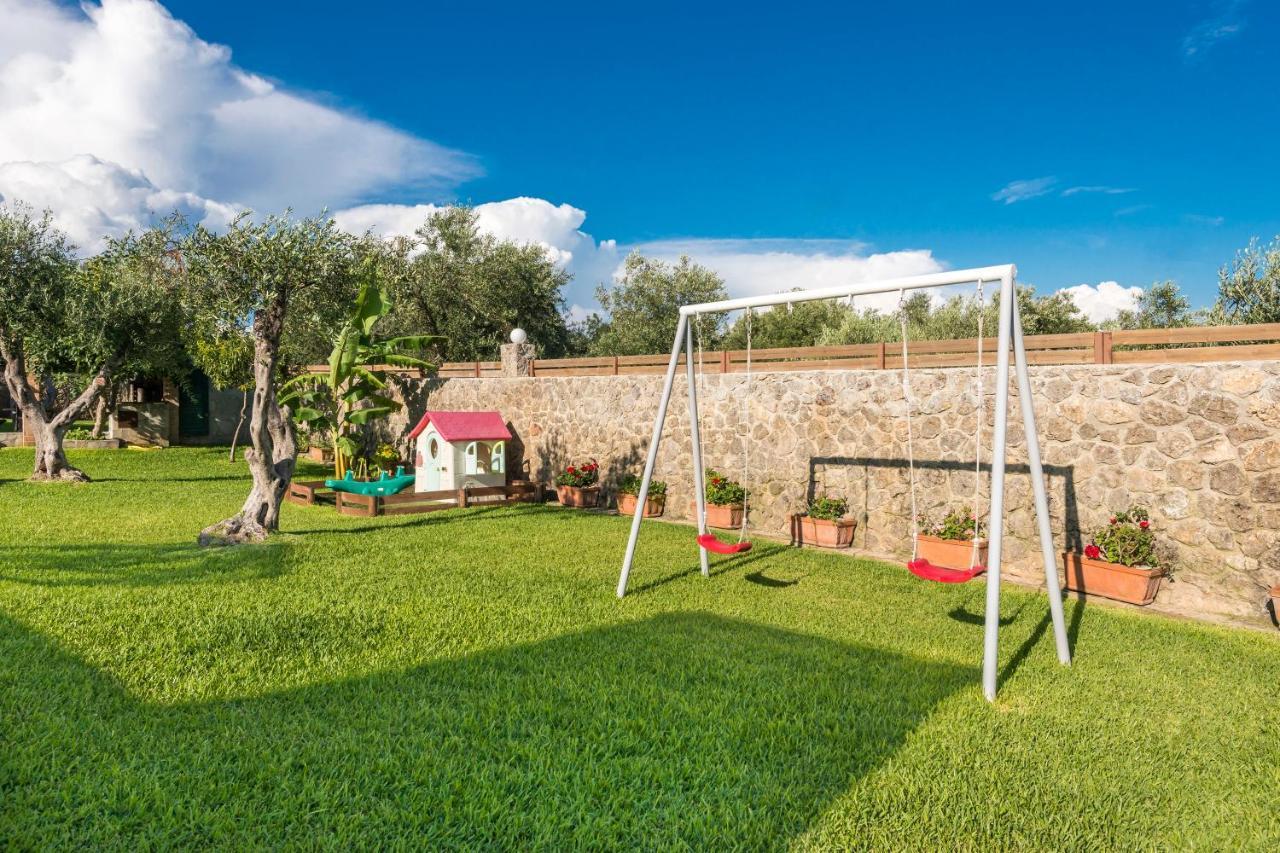 Villa Maxim With Private Pool & Tennis Court CChalikounas Buitenkant foto